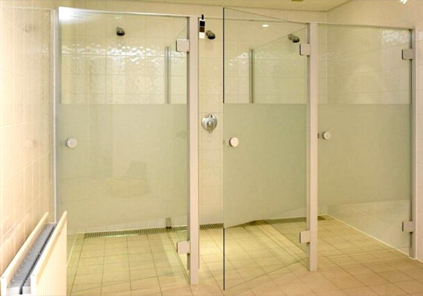 Frameless Shower Cubicle1